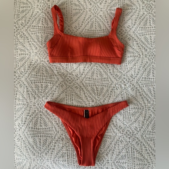 Red Bikini - Picture 1 of 4